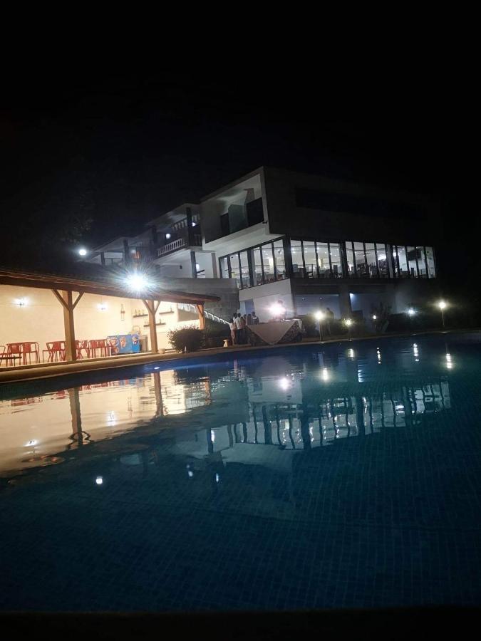 Restaurante Residencial Pizzaria S. Estevao Aguiar da Beira Buitenkant foto